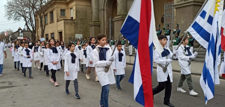 dia de la independencia, escolares | La Mañana